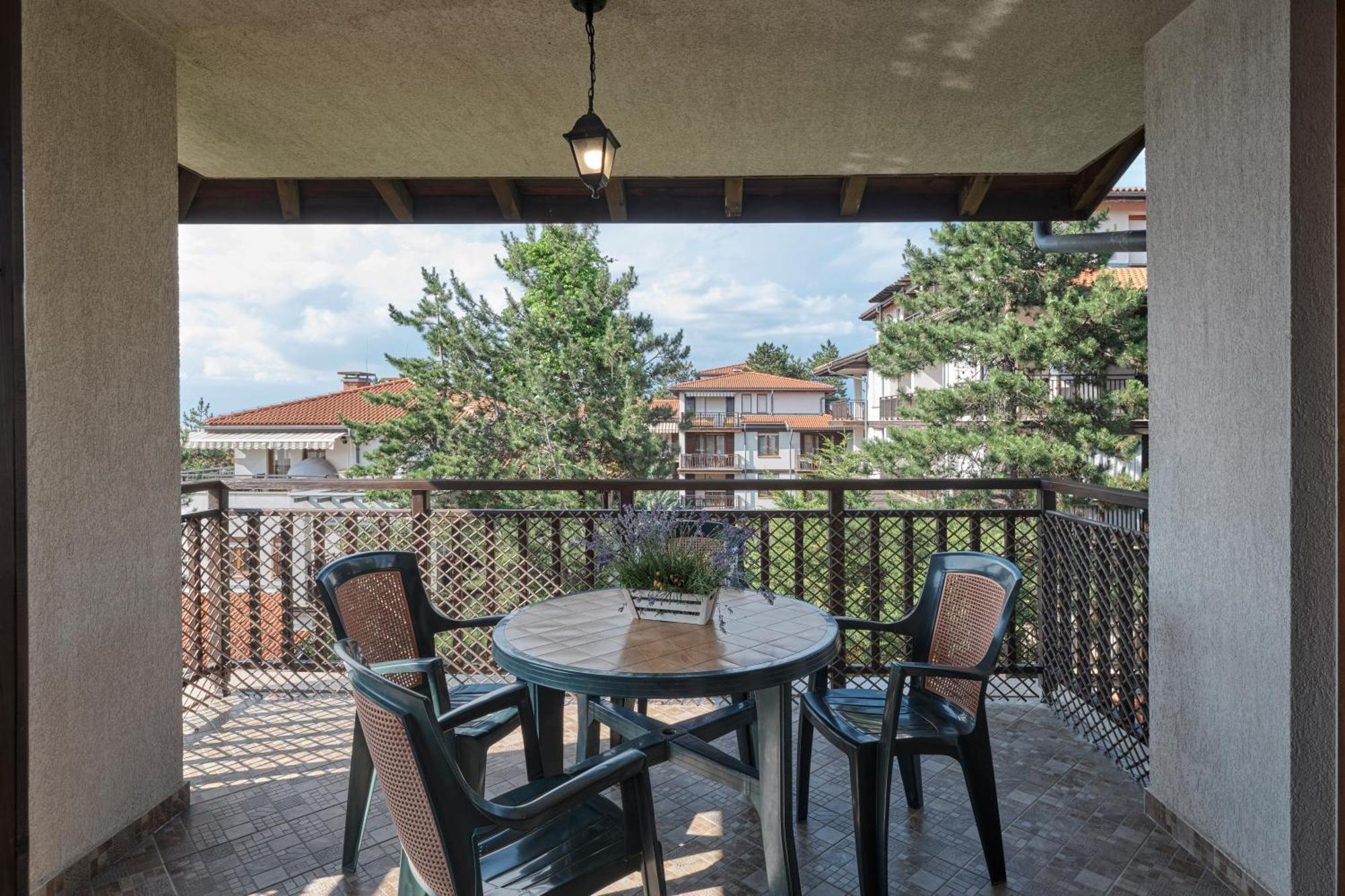 Santa Marina Village Resort 4*